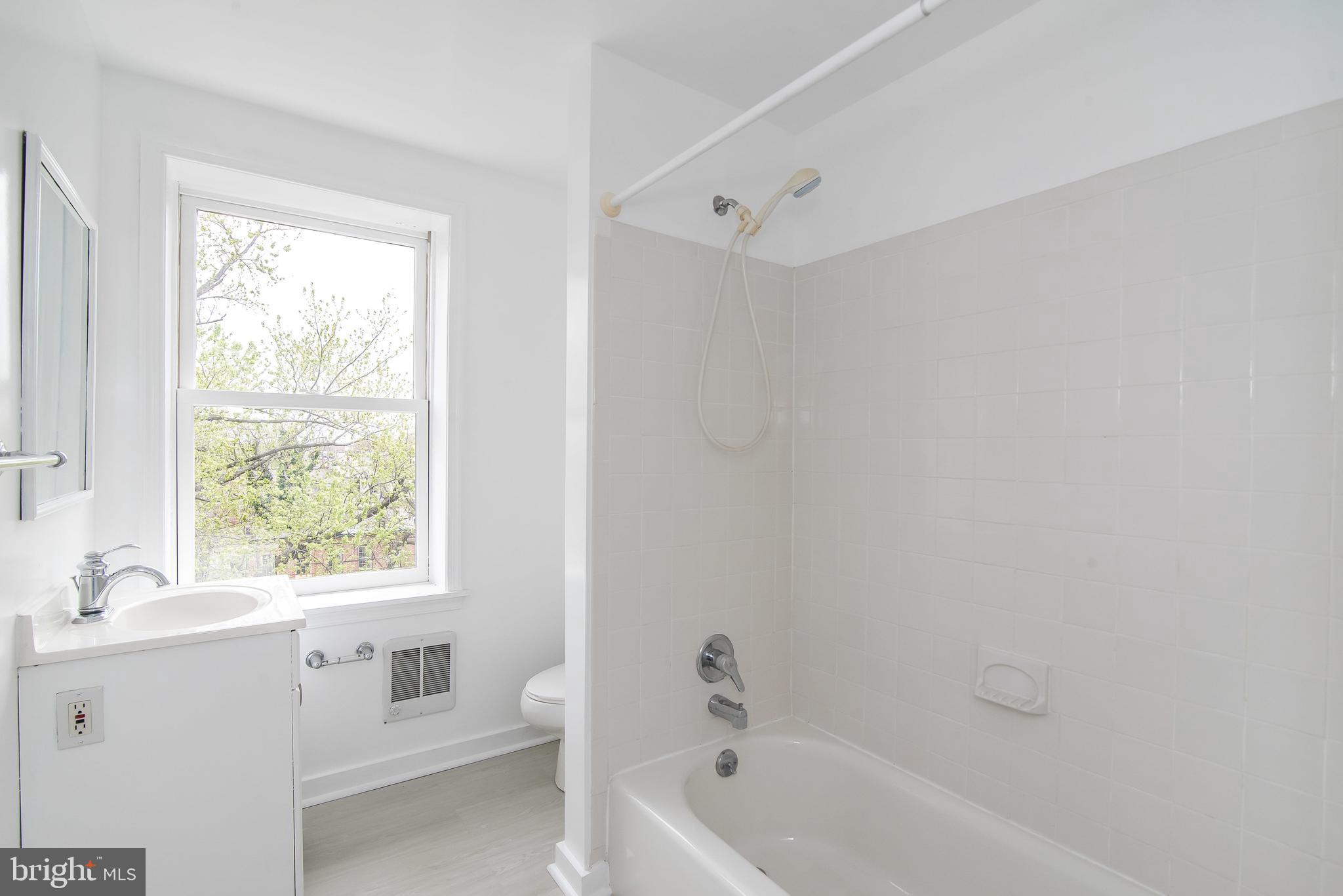 UNION SQUARE - Residential Lease