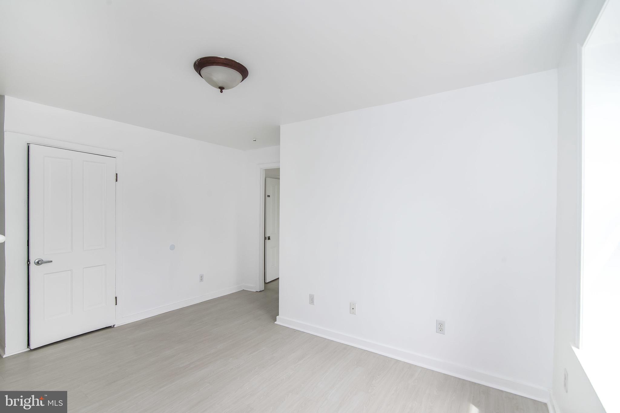 UNION SQUARE - Residential Lease