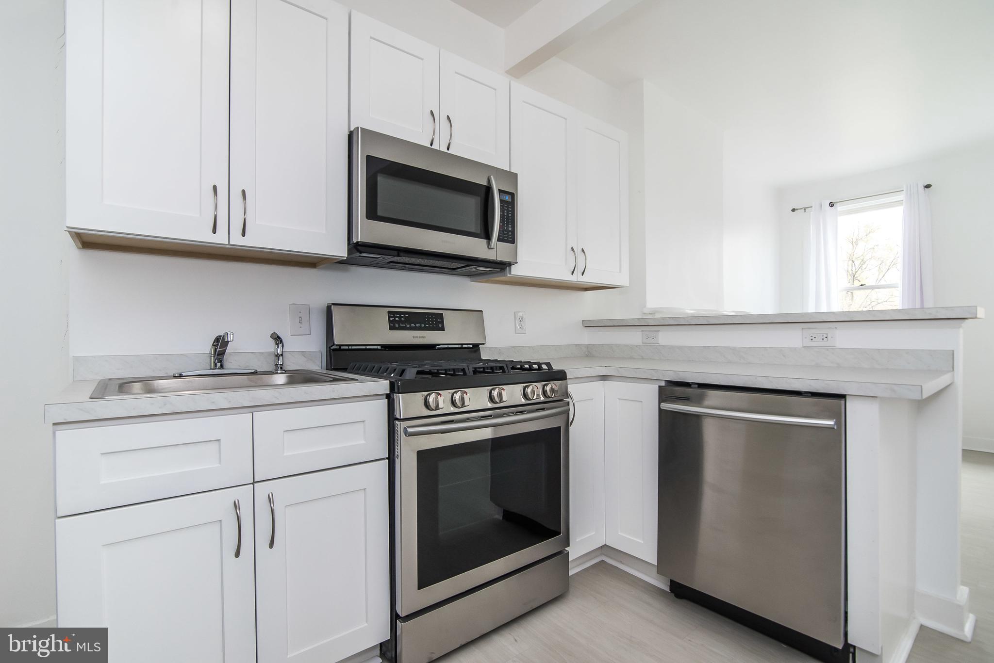 UNION SQUARE - Residential Lease