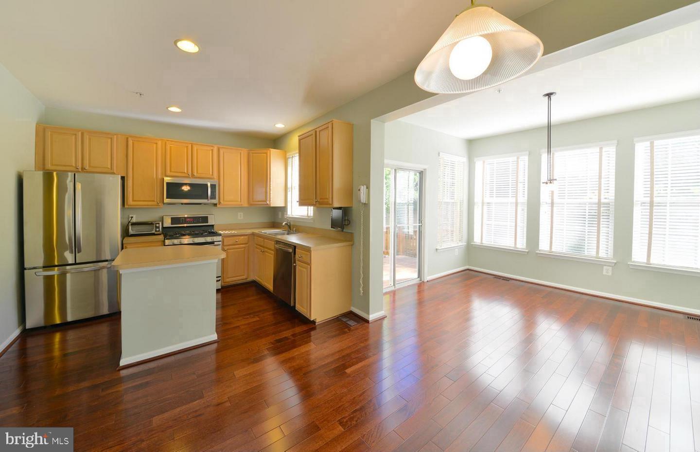 COLLEGE PARKWAY PLACE - Residential