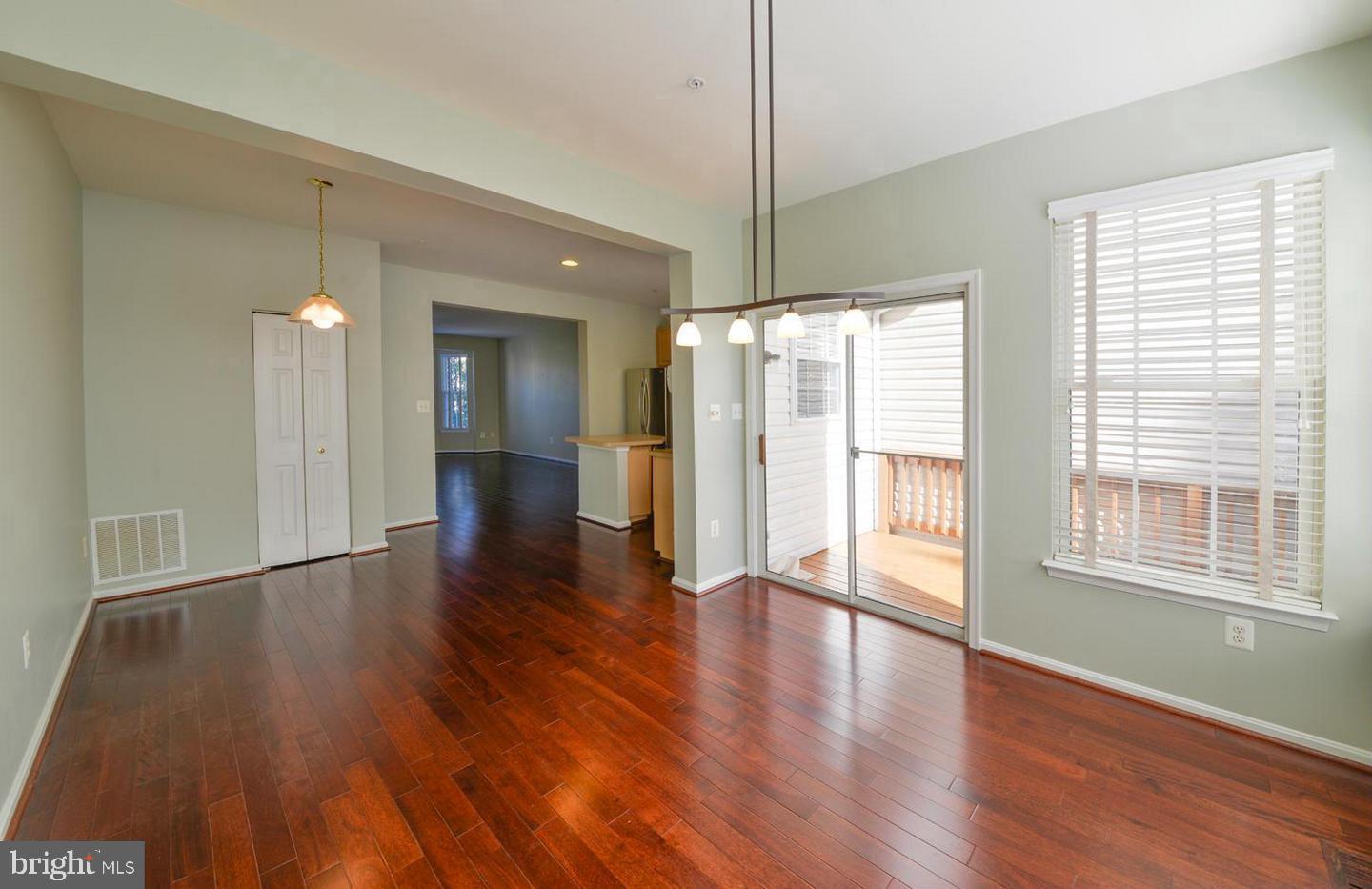 COLLEGE PARKWAY PLACE - Residential