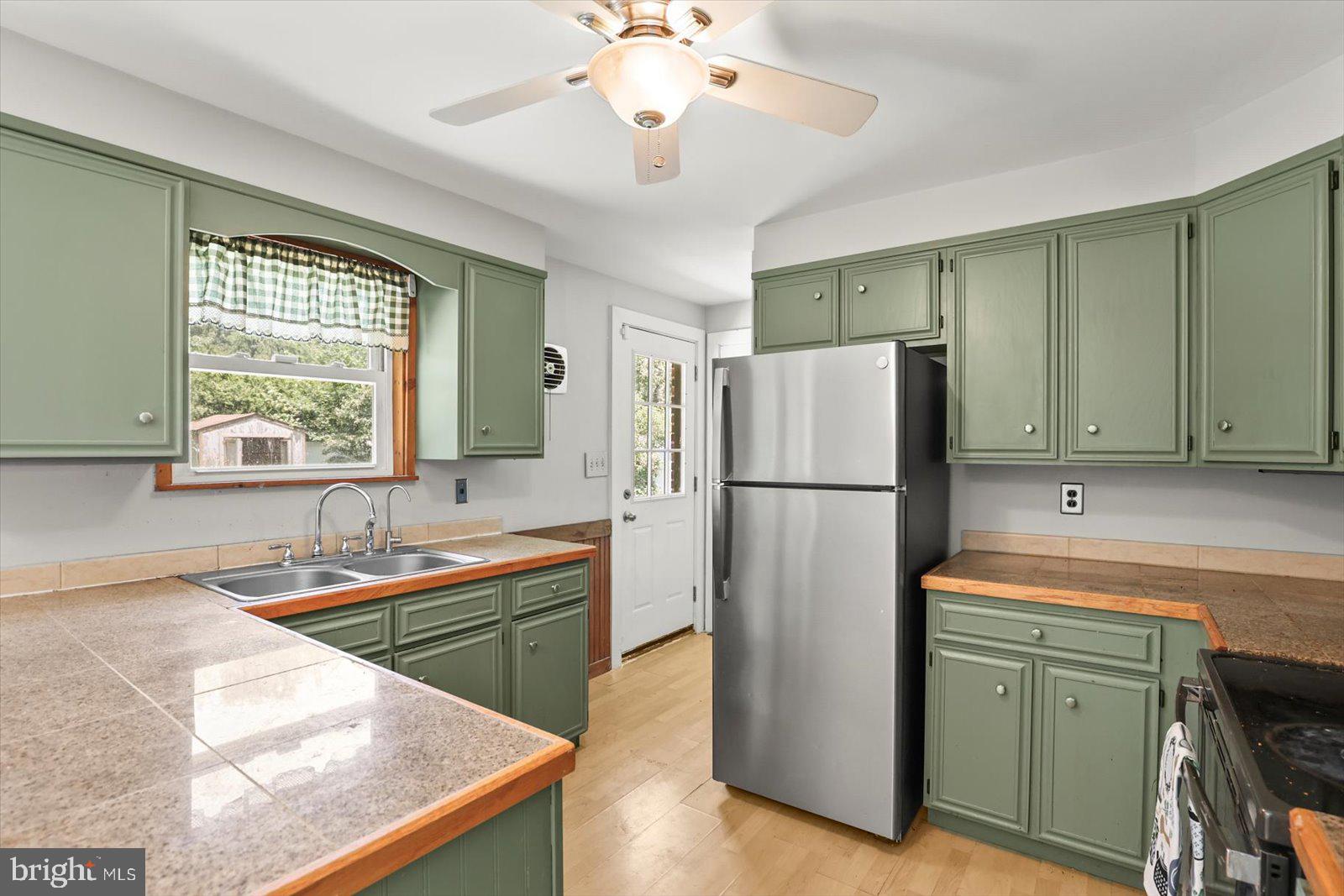 HAINES ACRES - Residential