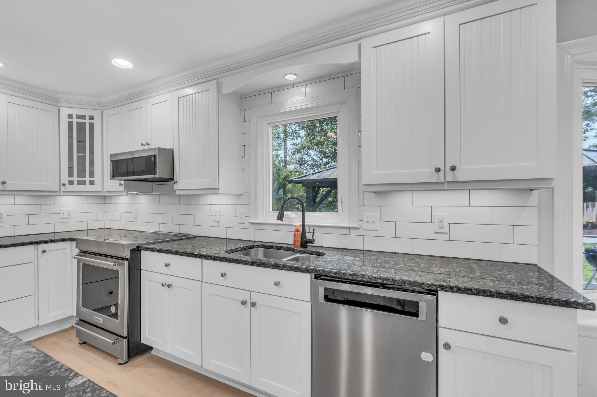 BLUFFS OF WOLF TRAP - Residential