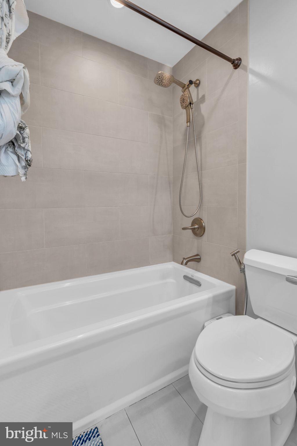 BLUFFS OF WOLF TRAP - Residential