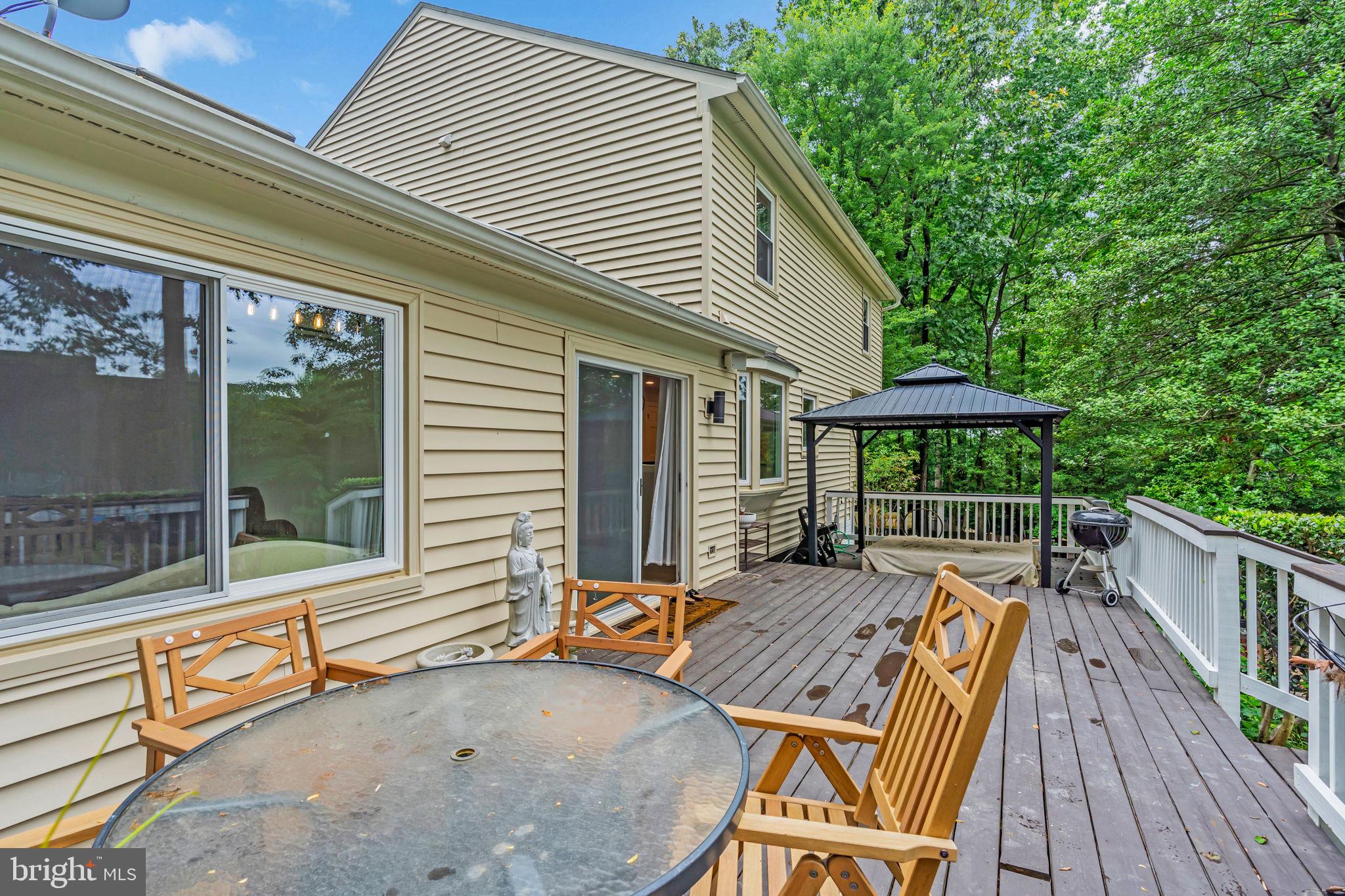 BLUFFS OF WOLF TRAP - Residential