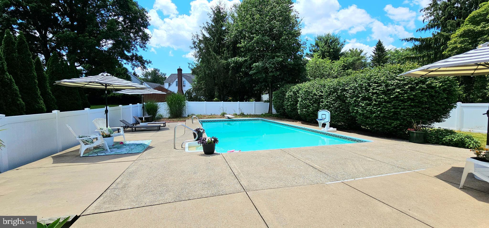 211 JAMES ROAD
