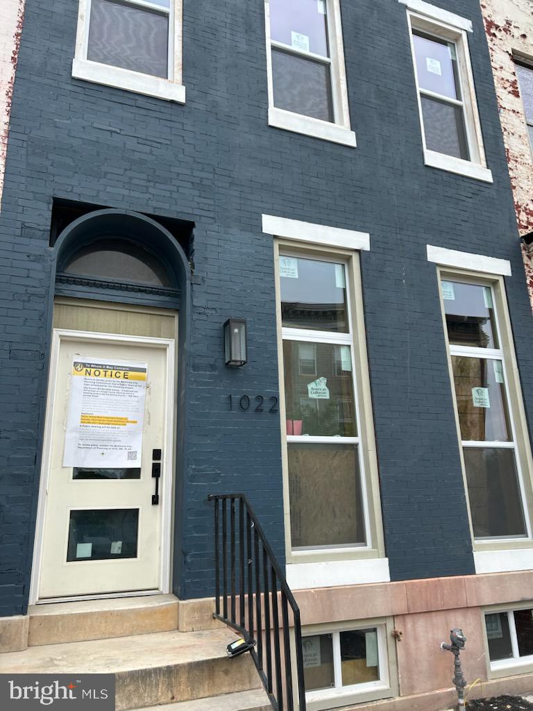 Legal 2 Unit Property . 1 - 1 Bedroom unit currently rented for 1200 a month, 1 - 4 bedroom unit when fully occupied brings in 3600 a month at current rent structure which can be increased by new owner. Rents in 4 bedroom currently 850+850+925+(975 Vacant) . Total Rents 4800 . Rental License and Lead Certificates available. Property also qualifies for 10,000 Vacant to Value Booster. 10,000 Baltimore City First Time Home Buyers incentive.