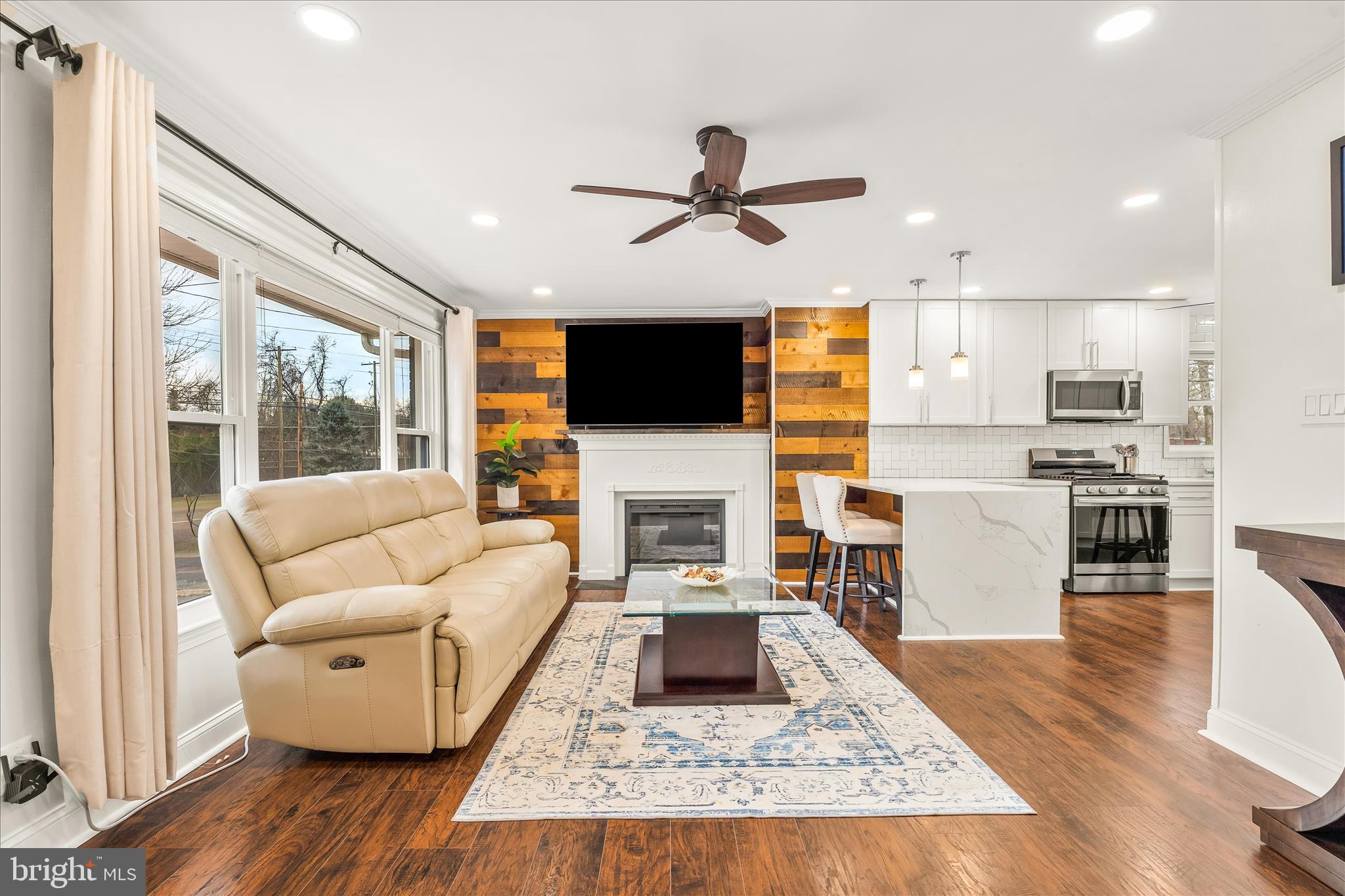 DARNESTOWN OUTSIDE - Residential