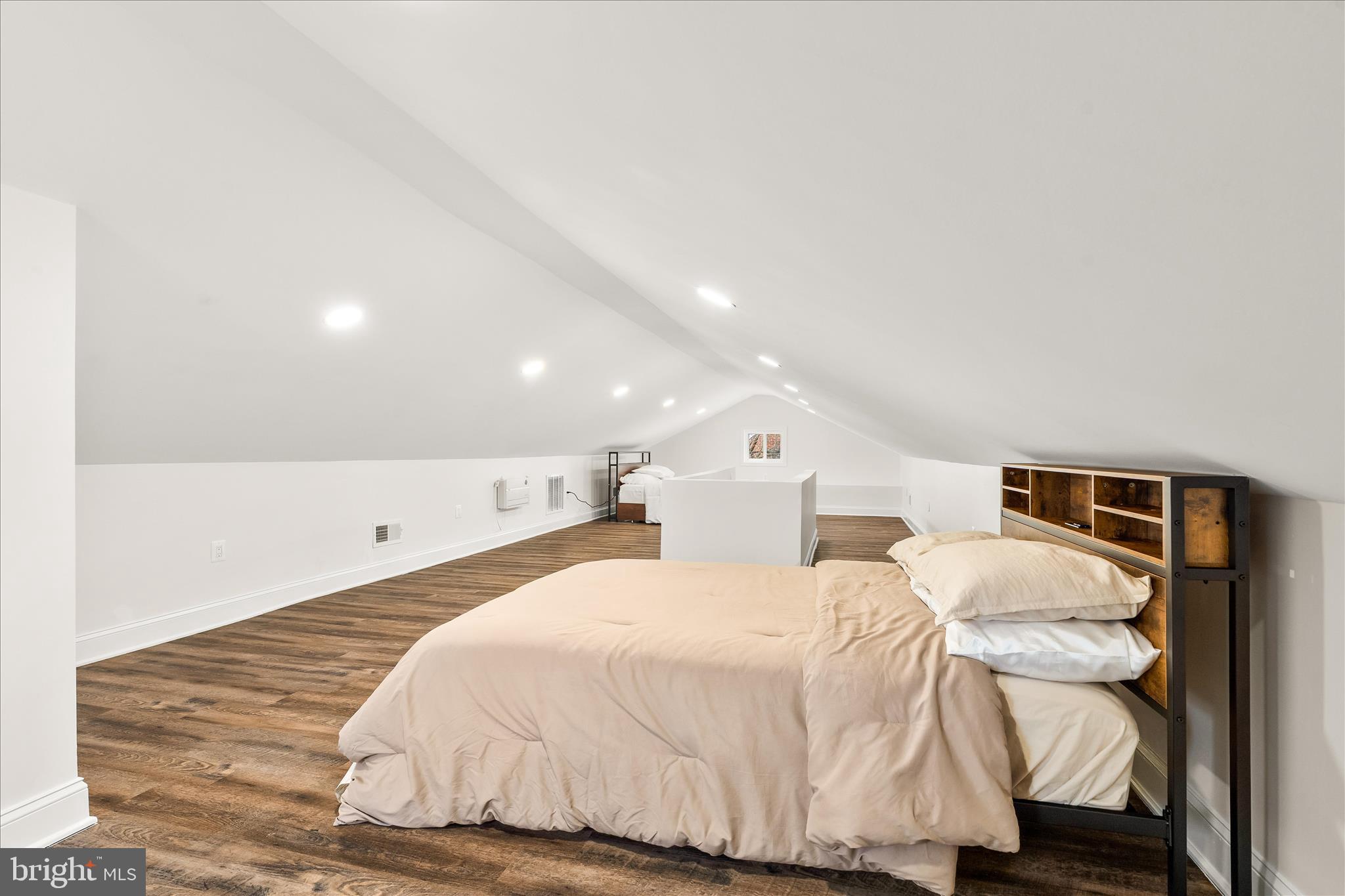 DARNESTOWN OUTSIDE - Residential