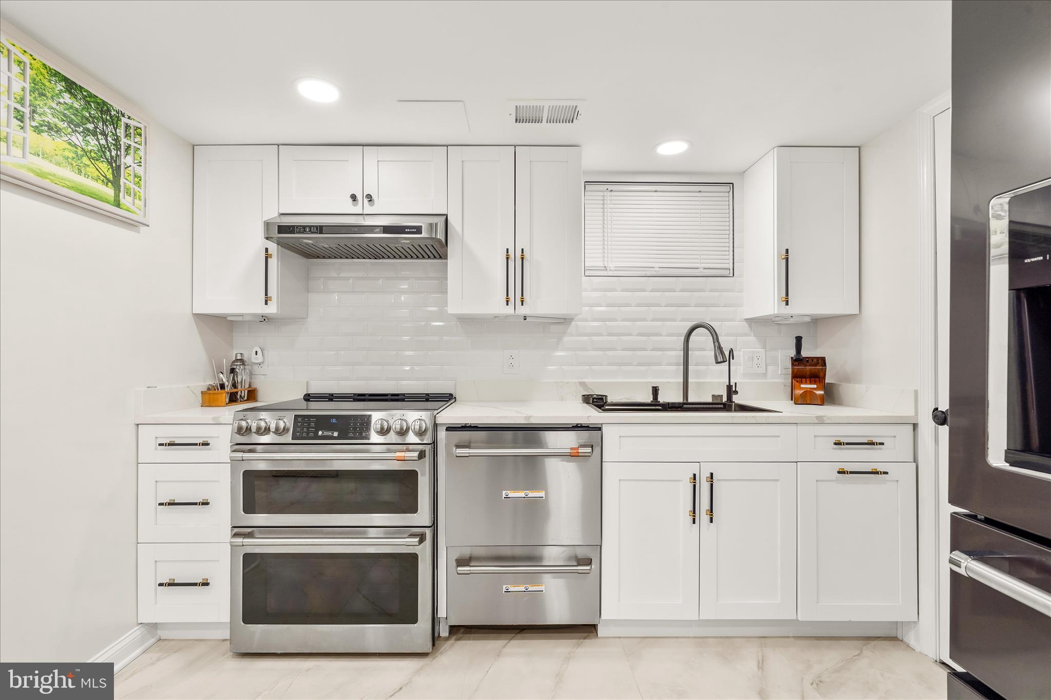 DARNESTOWN OUTSIDE - Residential