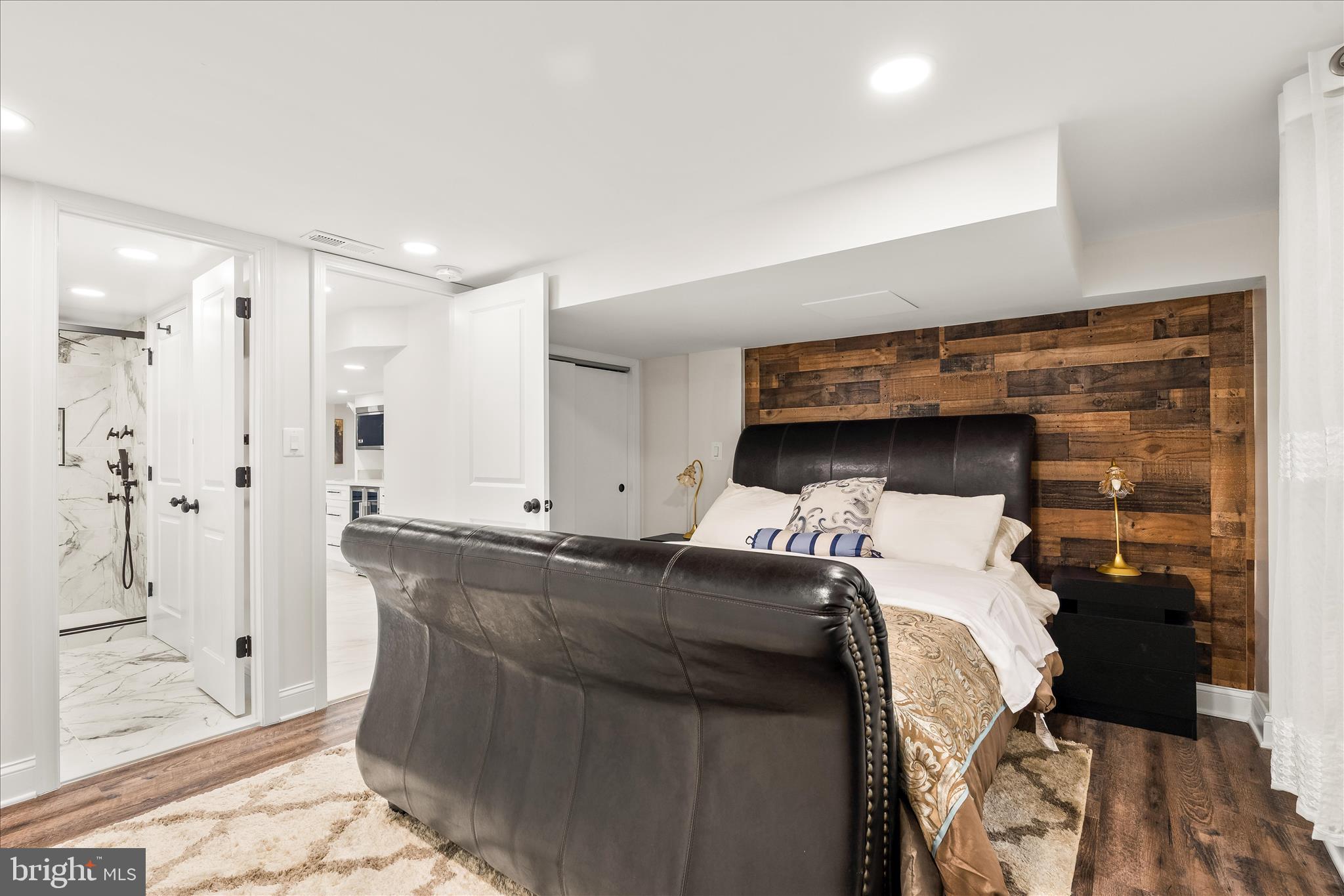 DARNESTOWN OUTSIDE - Residential