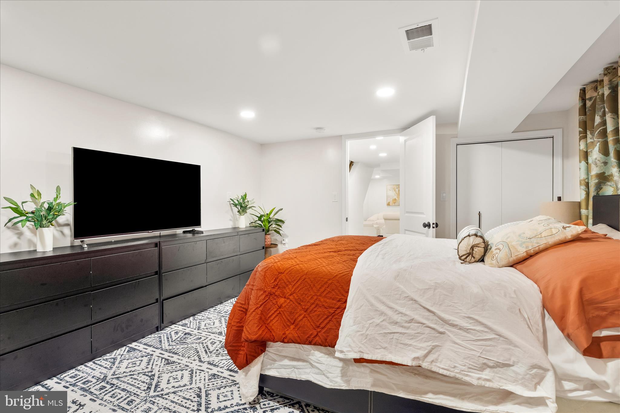 DARNESTOWN OUTSIDE - Residential