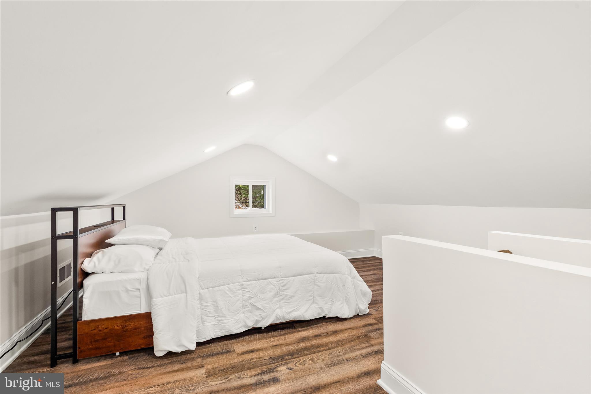 DARNESTOWN OUTSIDE - Residential