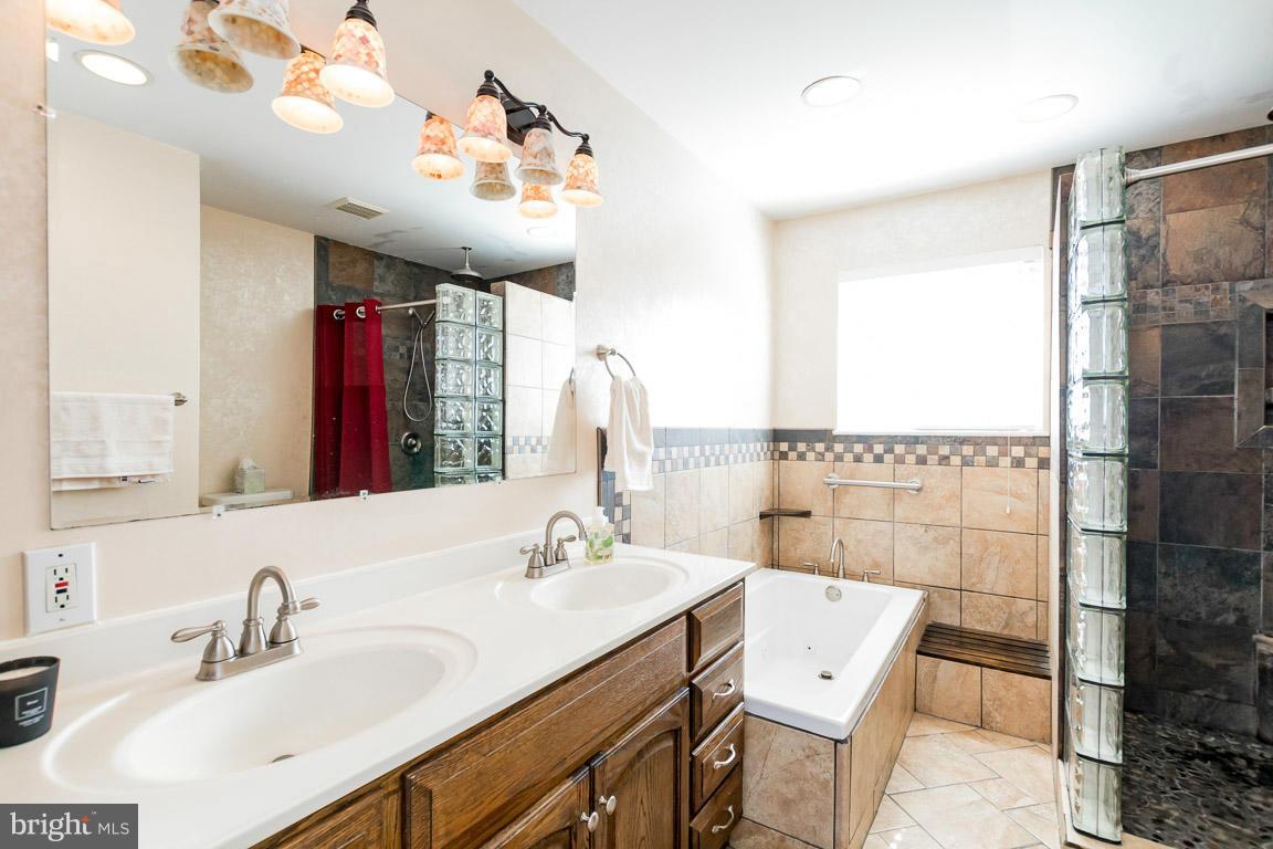 PINEY ORCHARD - Residential