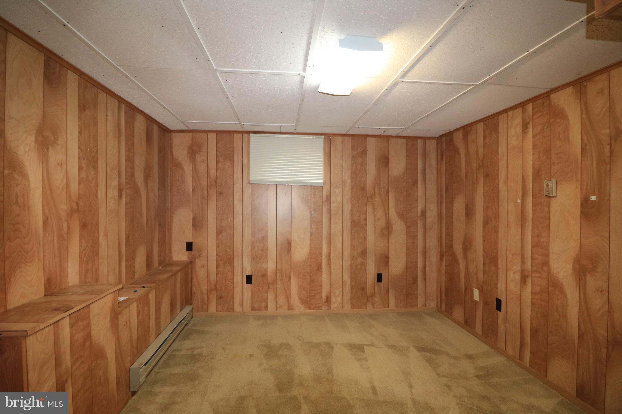 NEWPORT ESTATES - Residential Lease