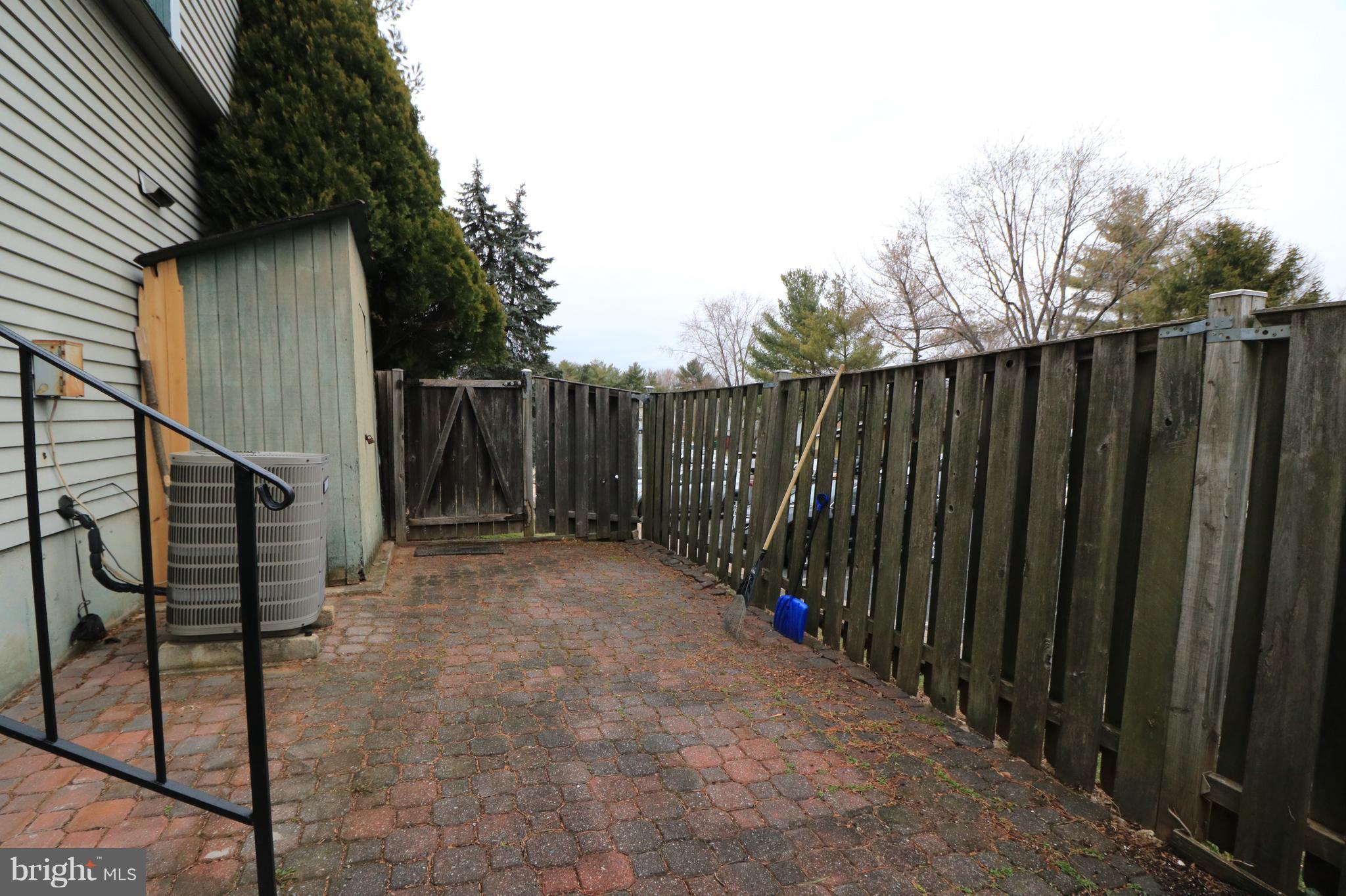 NEWPORT ESTATES - Residential Lease