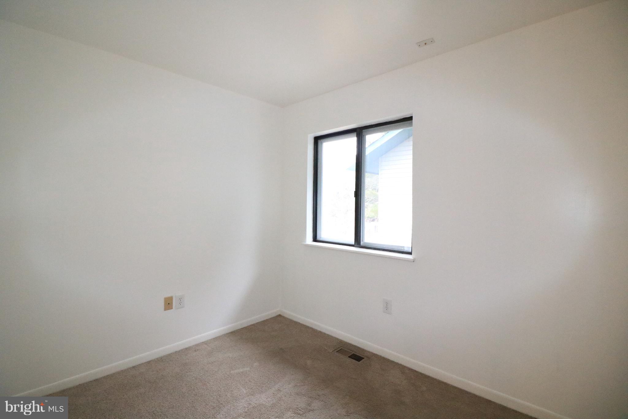 NEWPORT ESTATES - Residential Lease