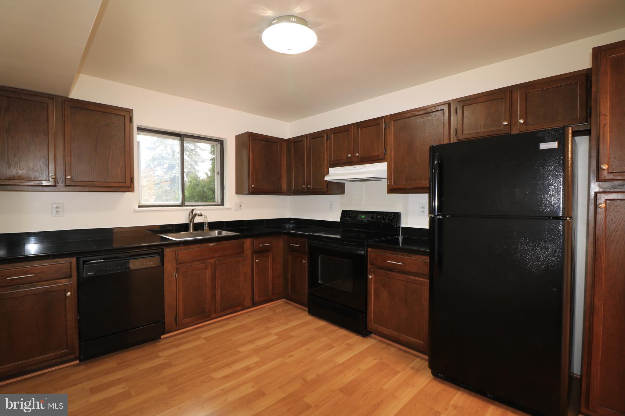 NEWPORT ESTATES - Residential Lease