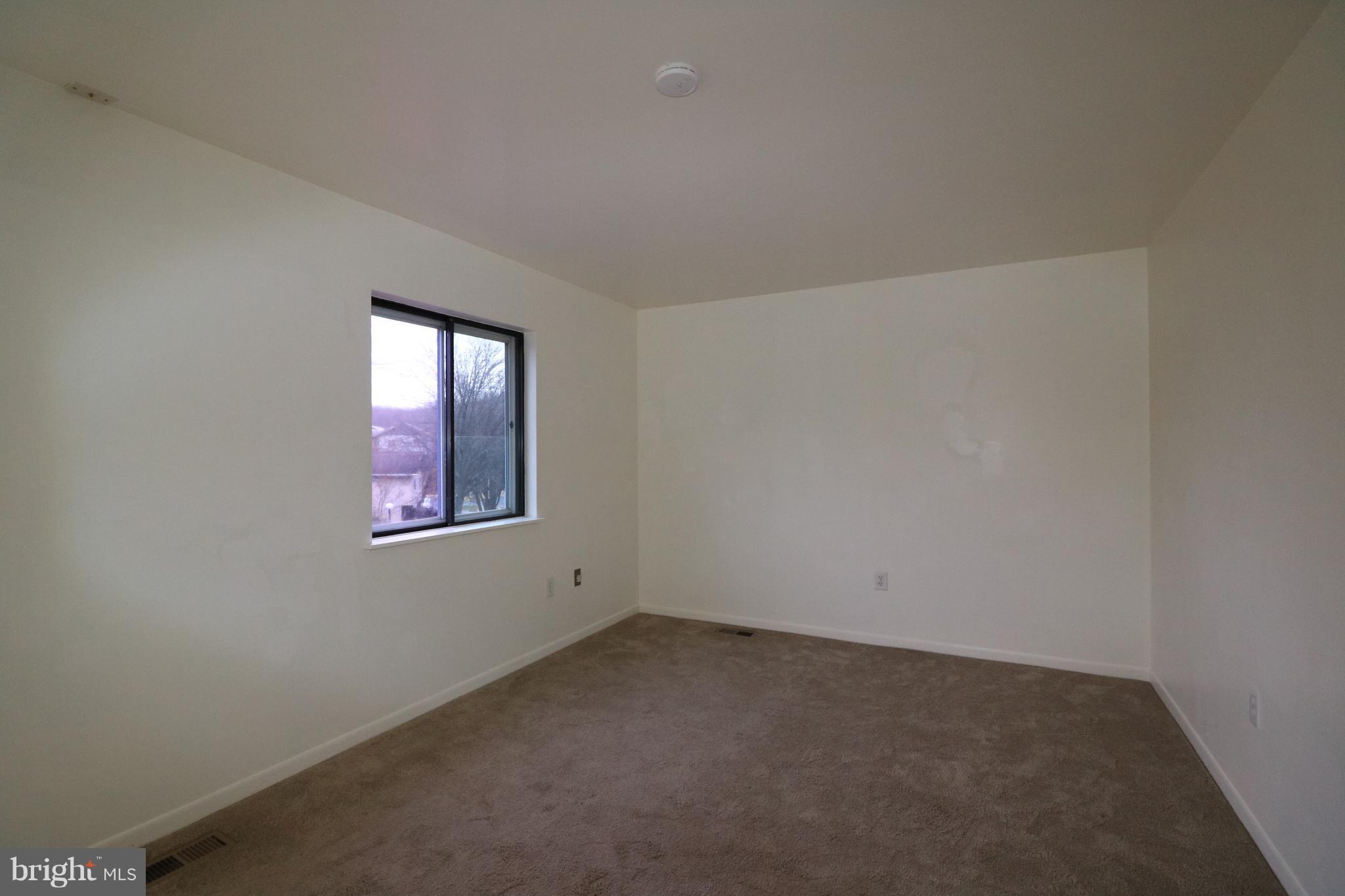 NEWPORT ESTATES - Residential Lease