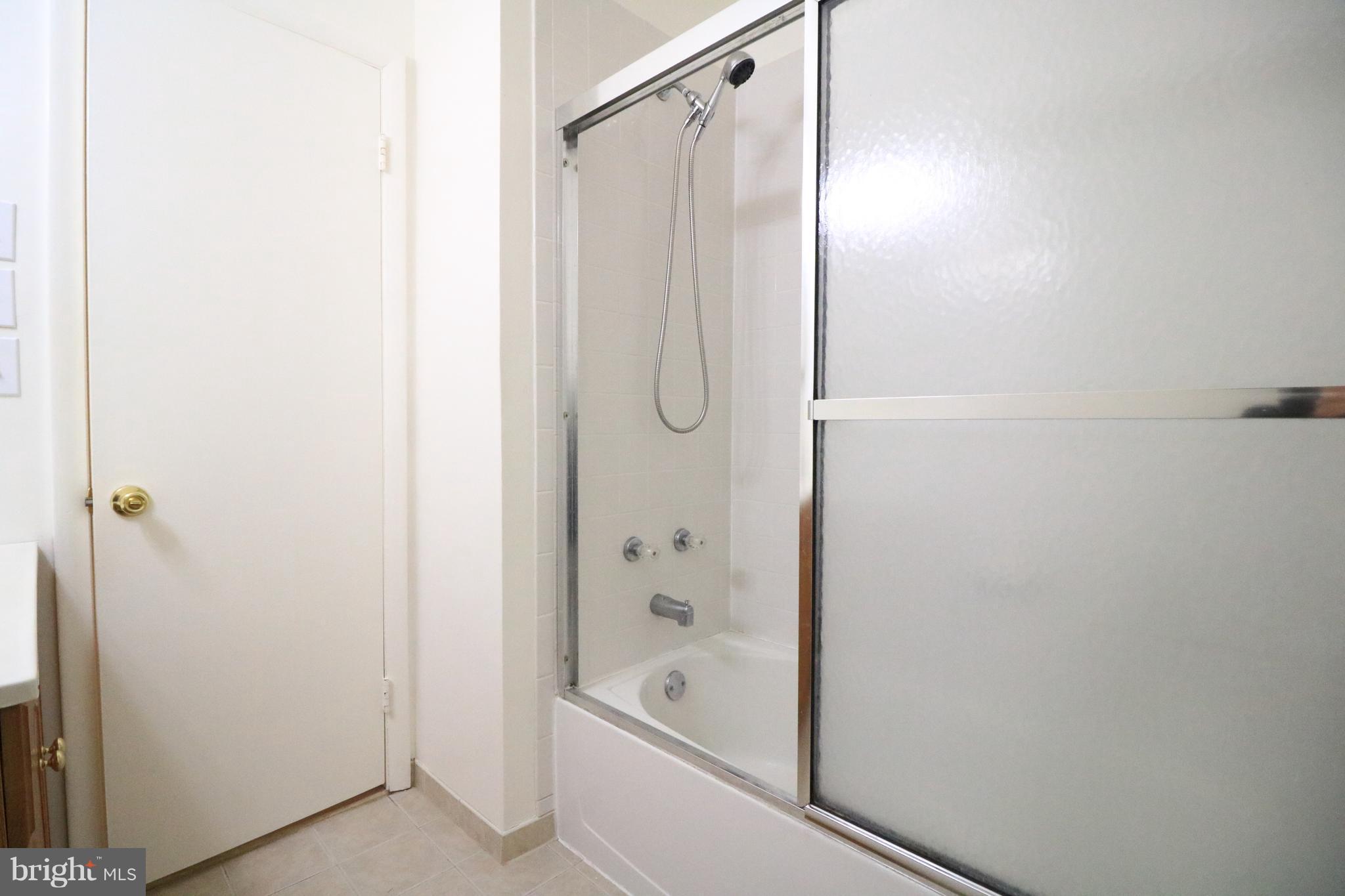 NEWPORT ESTATES - Residential Lease