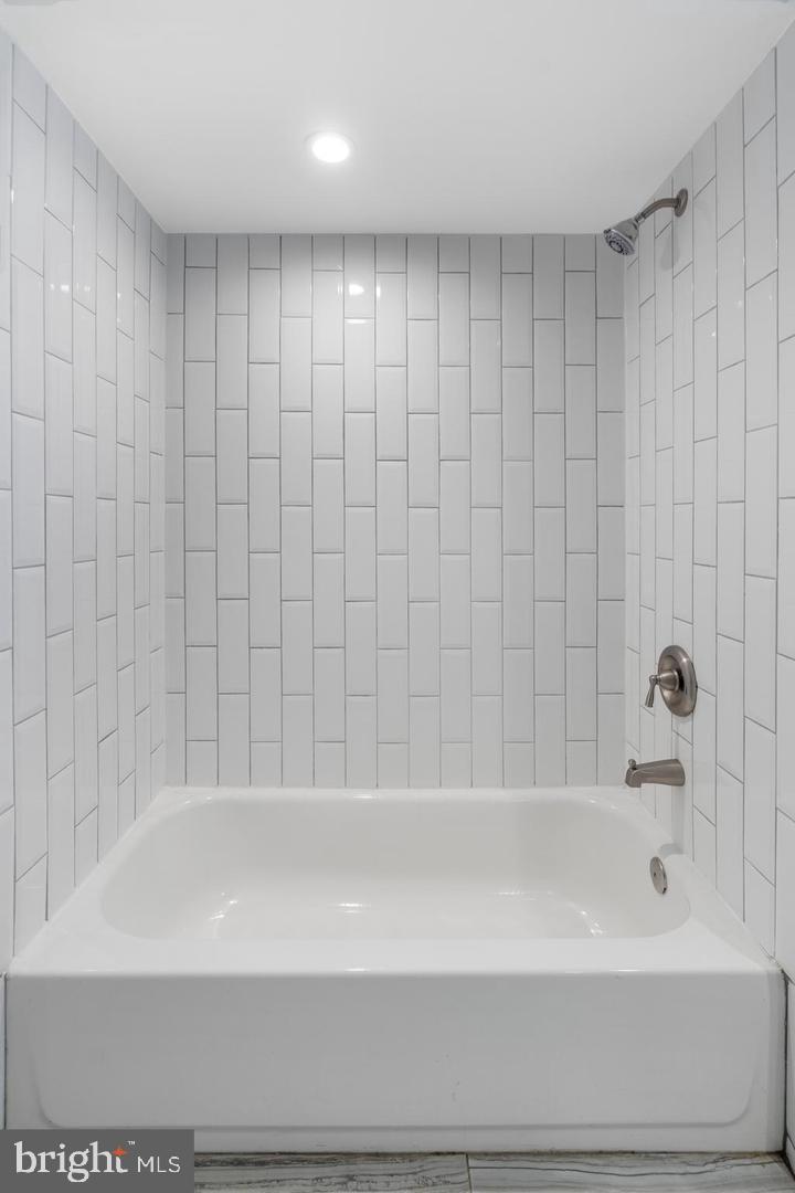 ORCHARD HILLS - Residential