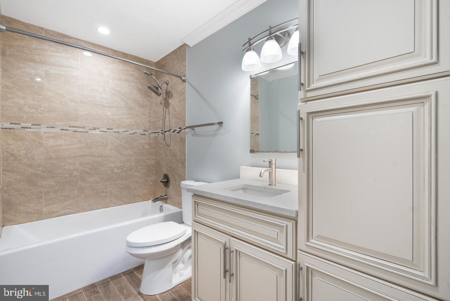 ORCHARD HILLS - Residential