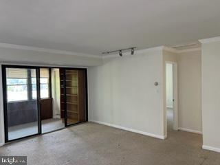 SHADOW OAKS - Residential