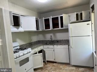 SHADOW OAKS - Residential