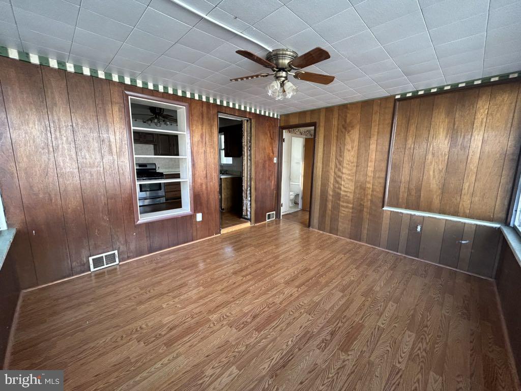 11924 MONTGOMERY LANE