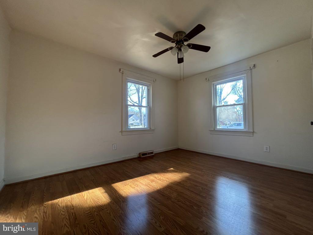 EAST WALDORF - Residential