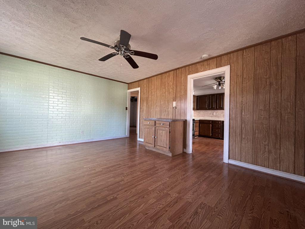 11924 MONTGOMERY LANE