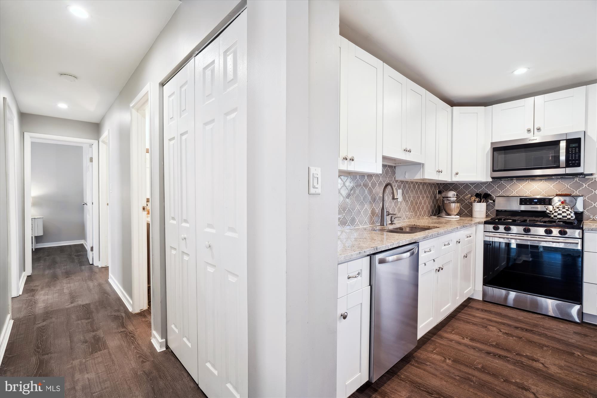 VILLAGE OF LONG REACH - Residential