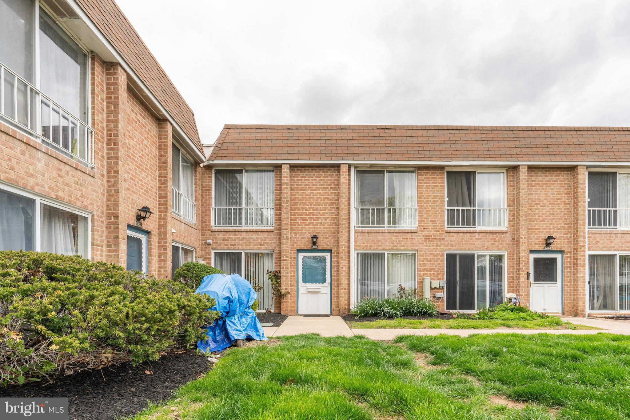 YORKTOWN - Residential