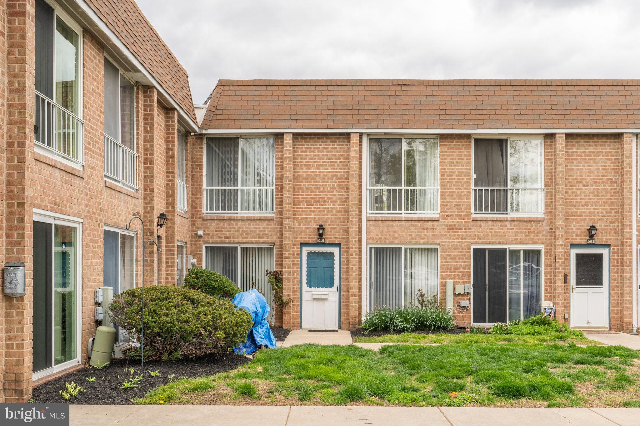 YORKTOWN - Residential