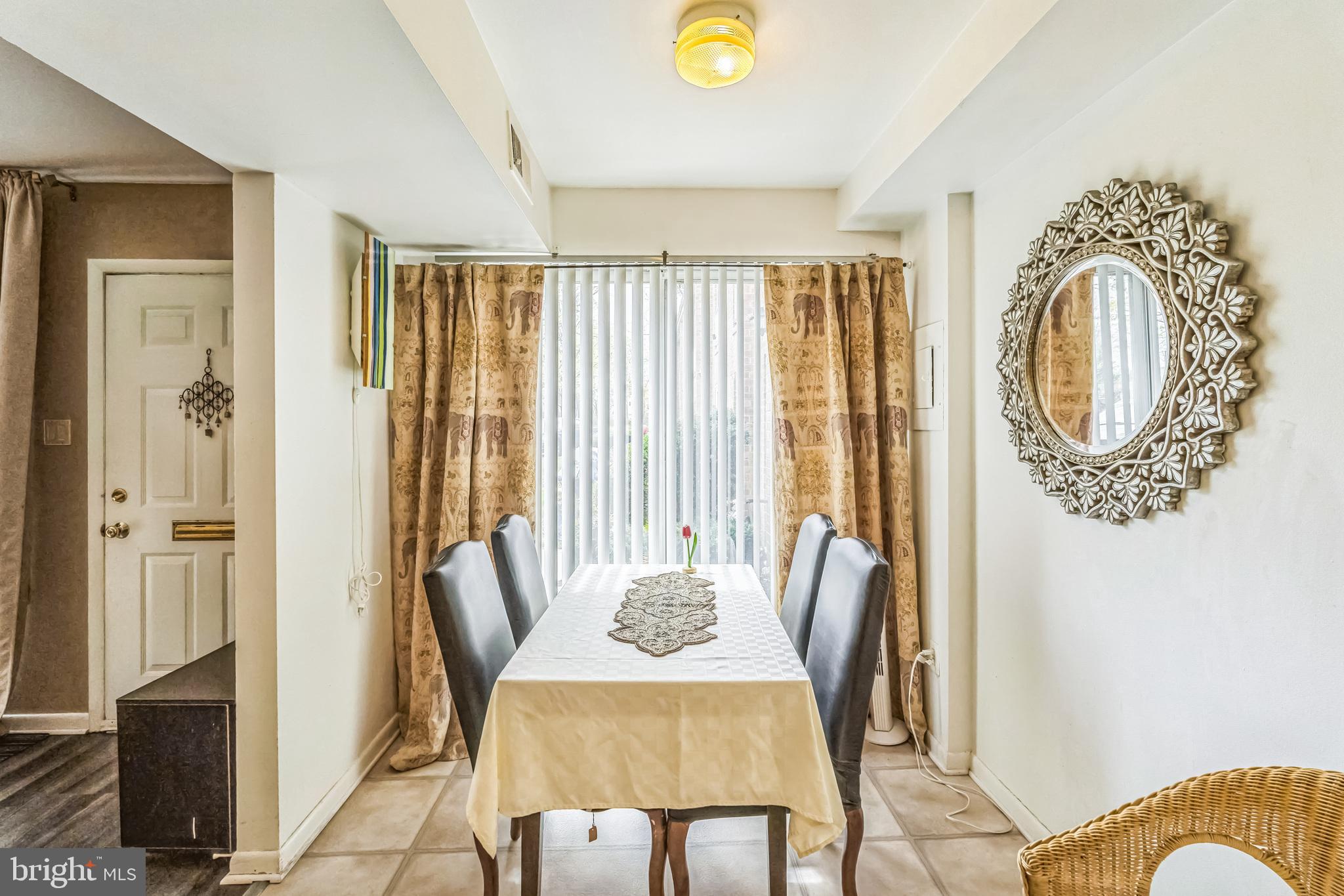 YORKTOWN - Residential