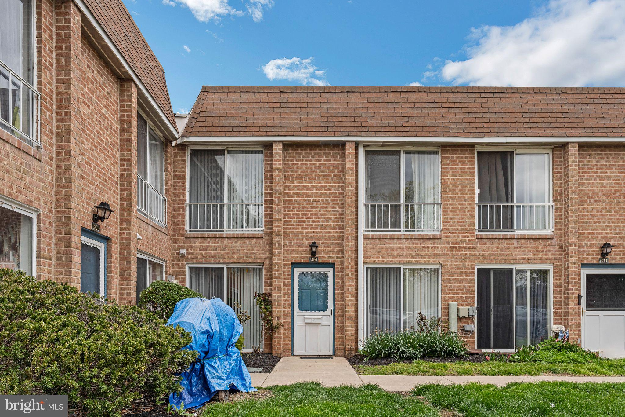 YORKTOWN - Residential