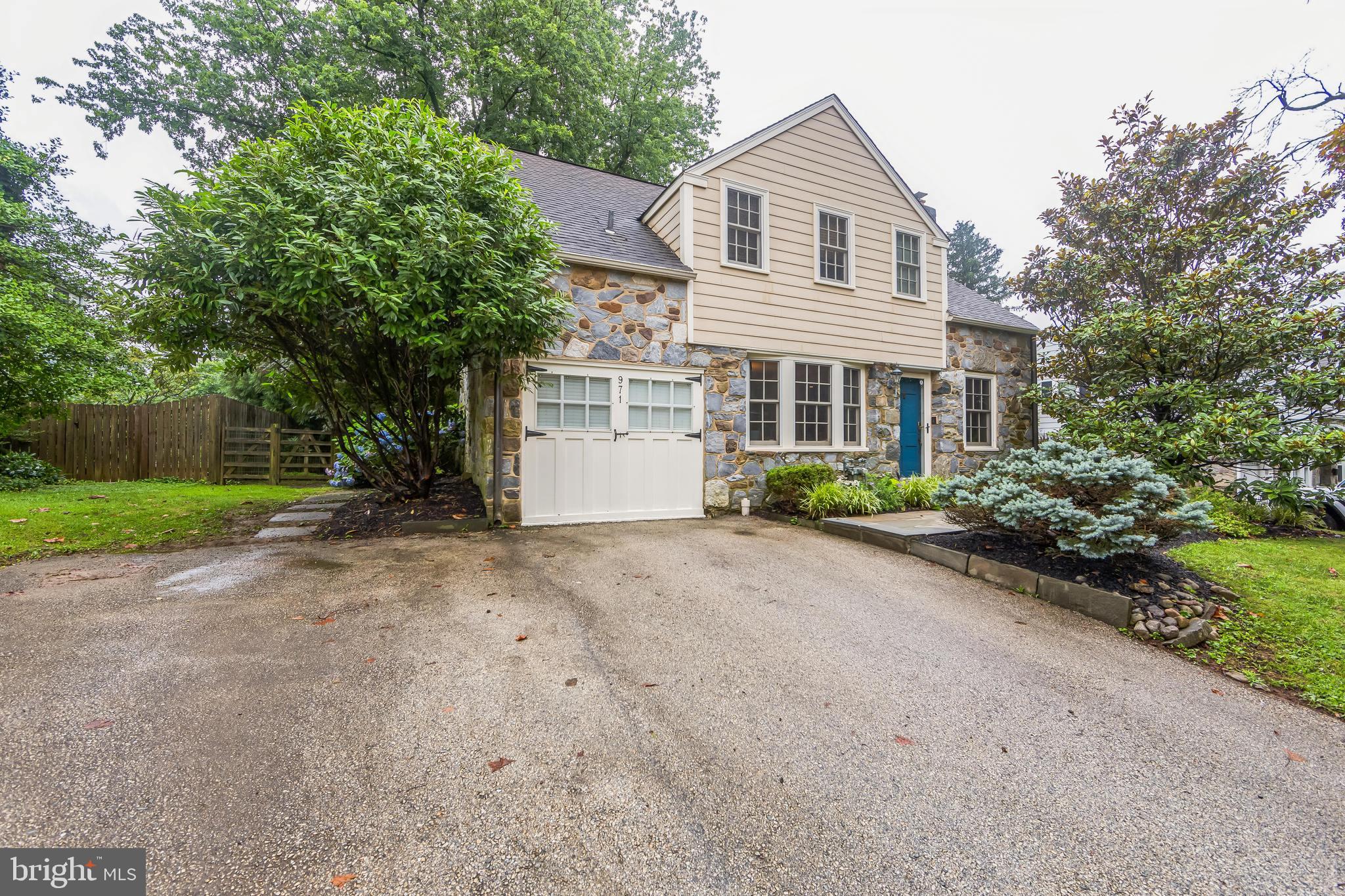 971 W CONESTOGA ROAD