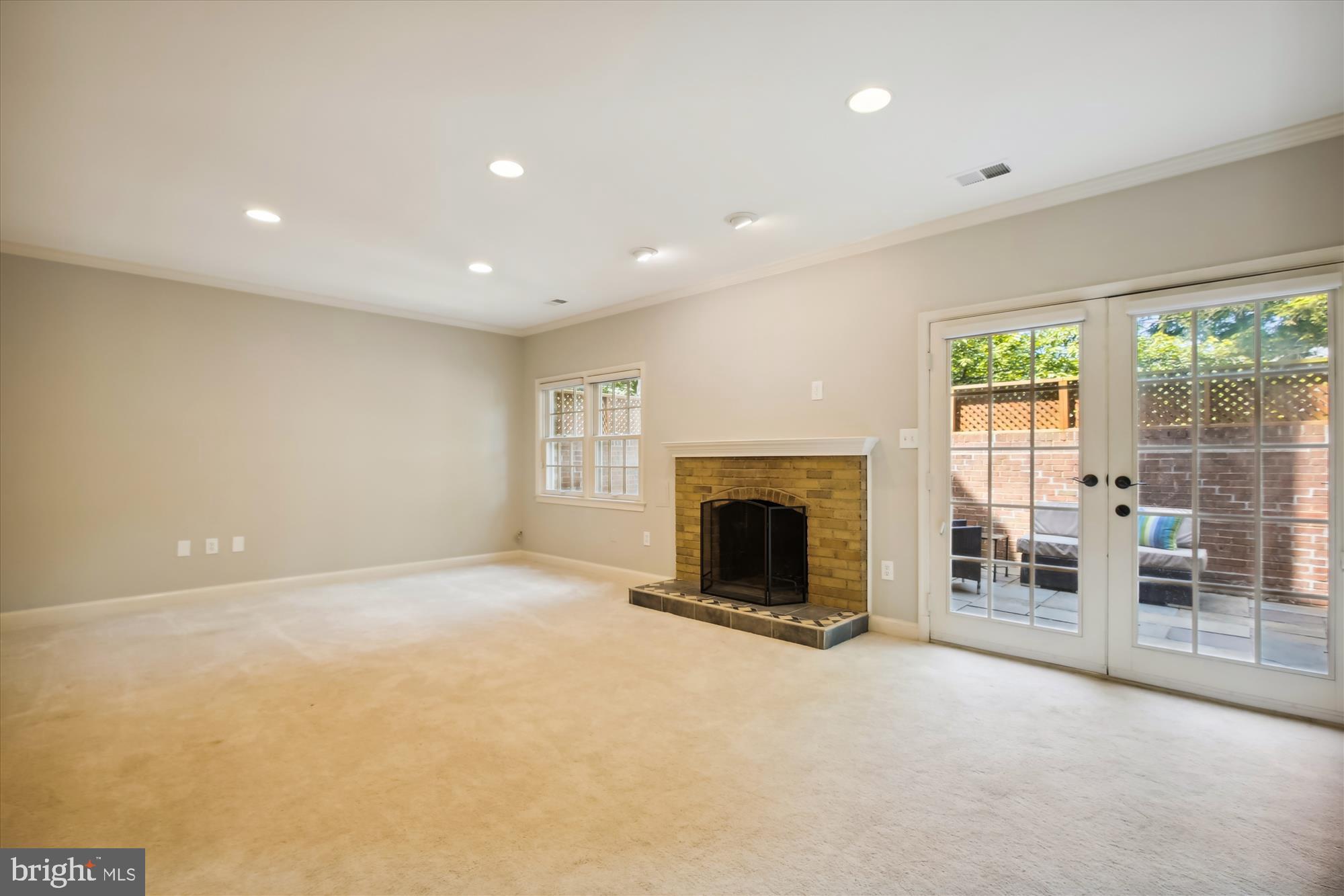 FOREST HILLS COMMONS - Residential