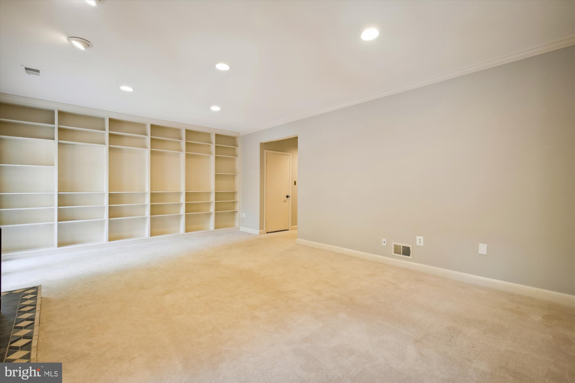 FOREST HILLS COMMONS - Residential