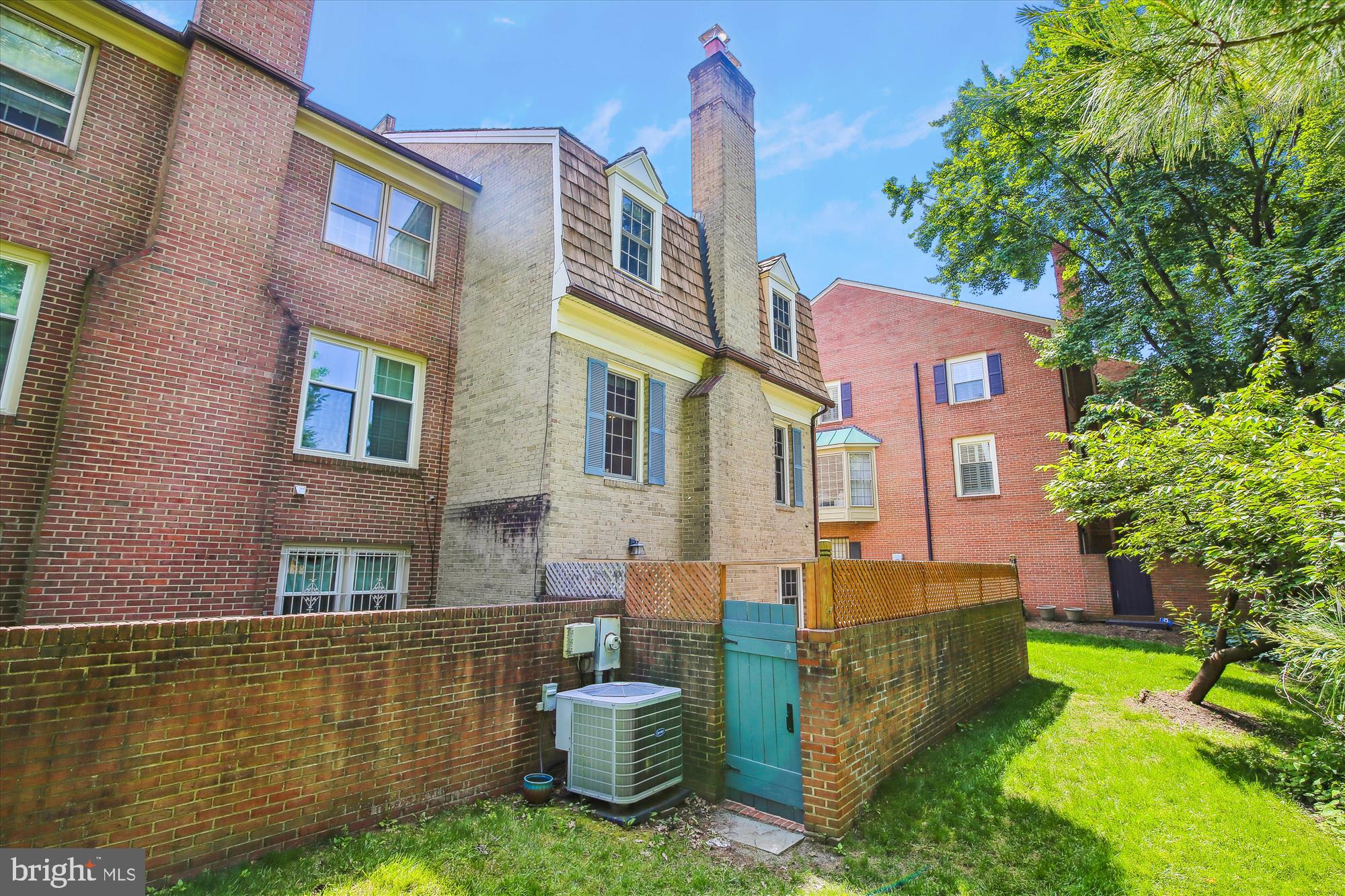 FOREST HILLS COMMONS - Residential