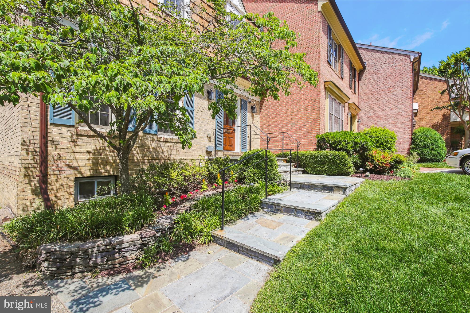 FOREST HILLS COMMONS - Residential