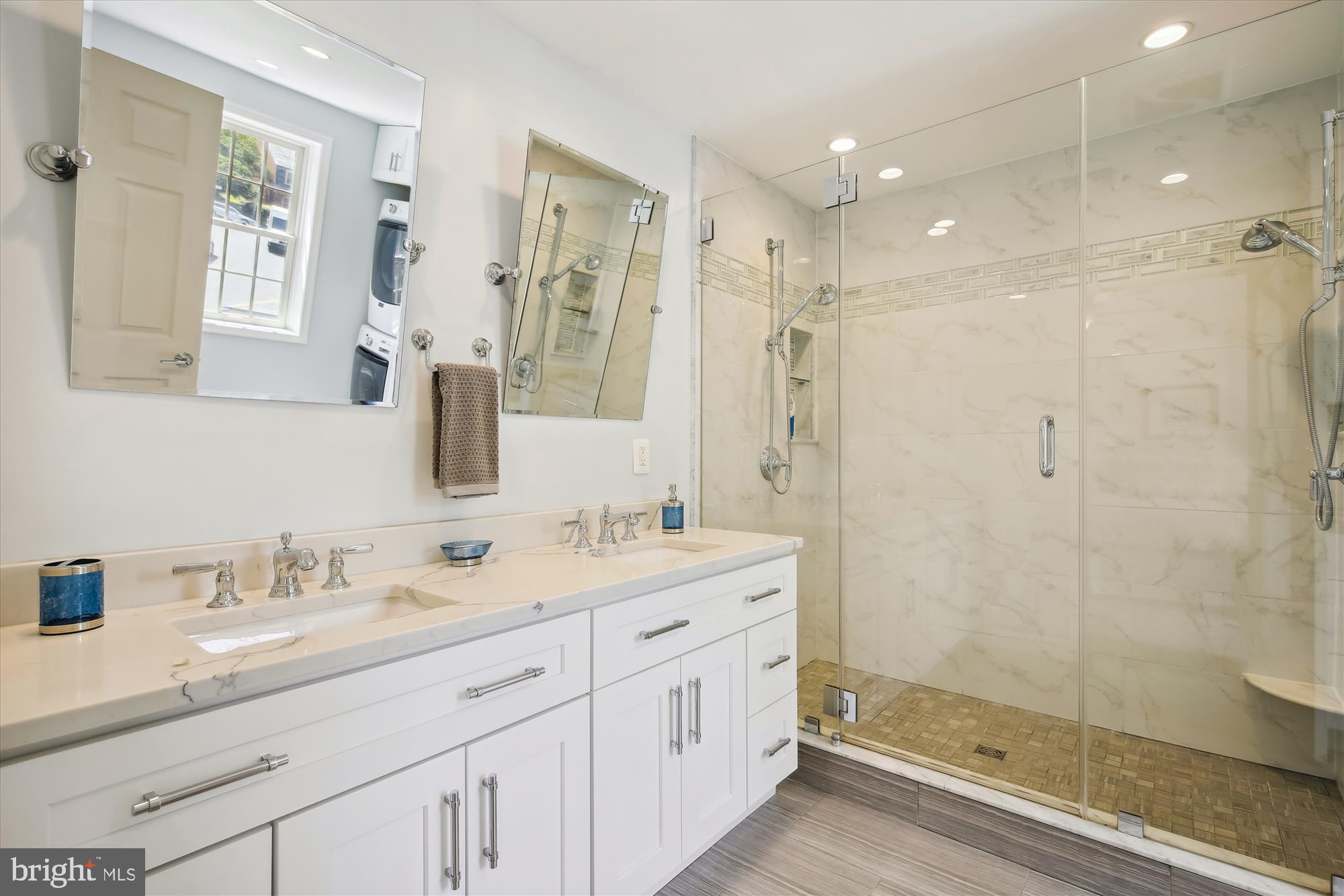 FOREST HILLS COMMONS - Residential