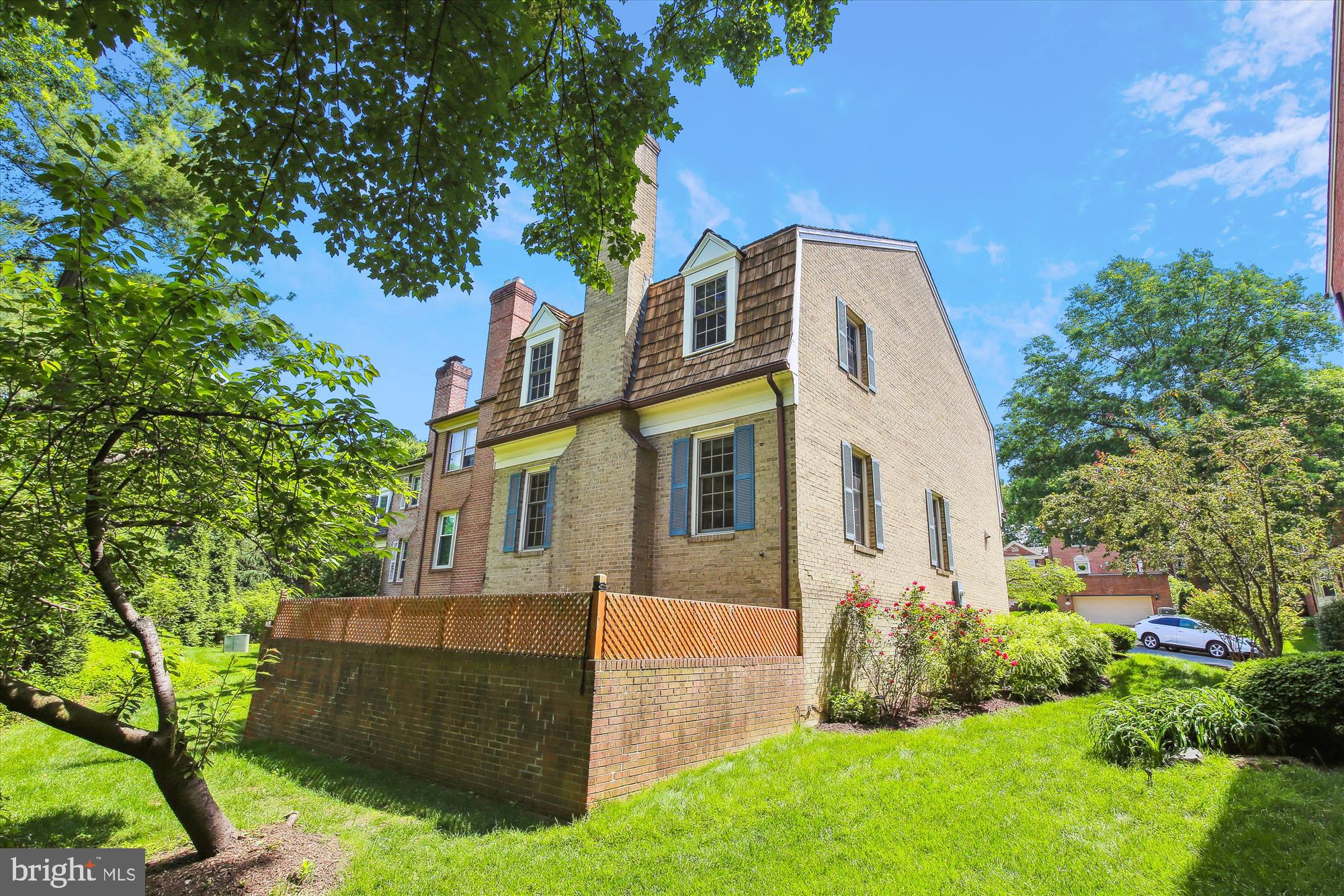 FOREST HILLS COMMONS - Residential