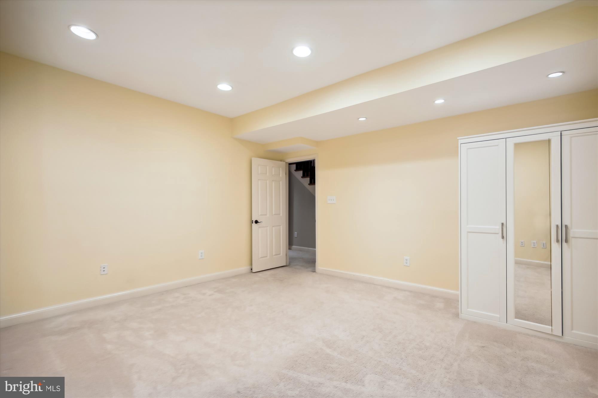 FOREST HILLS COMMONS - Residential