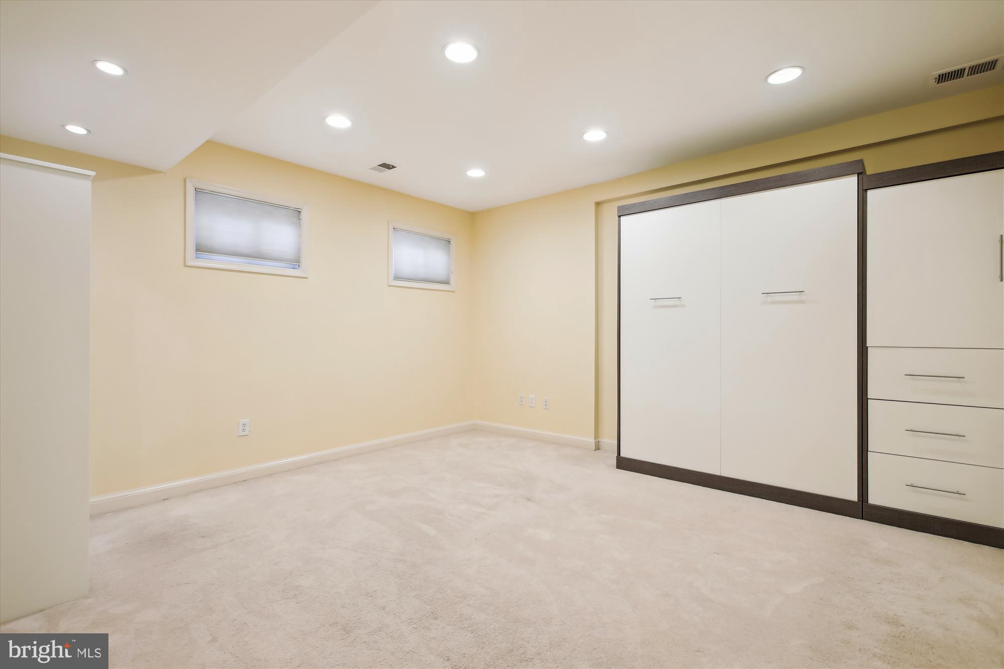 FOREST HILLS COMMONS - Residential