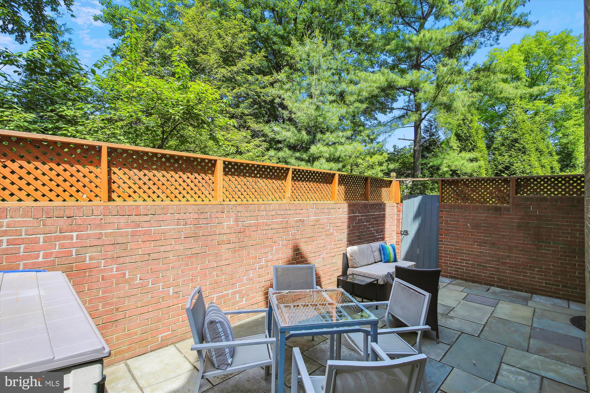 FOREST HILLS COMMONS - Residential