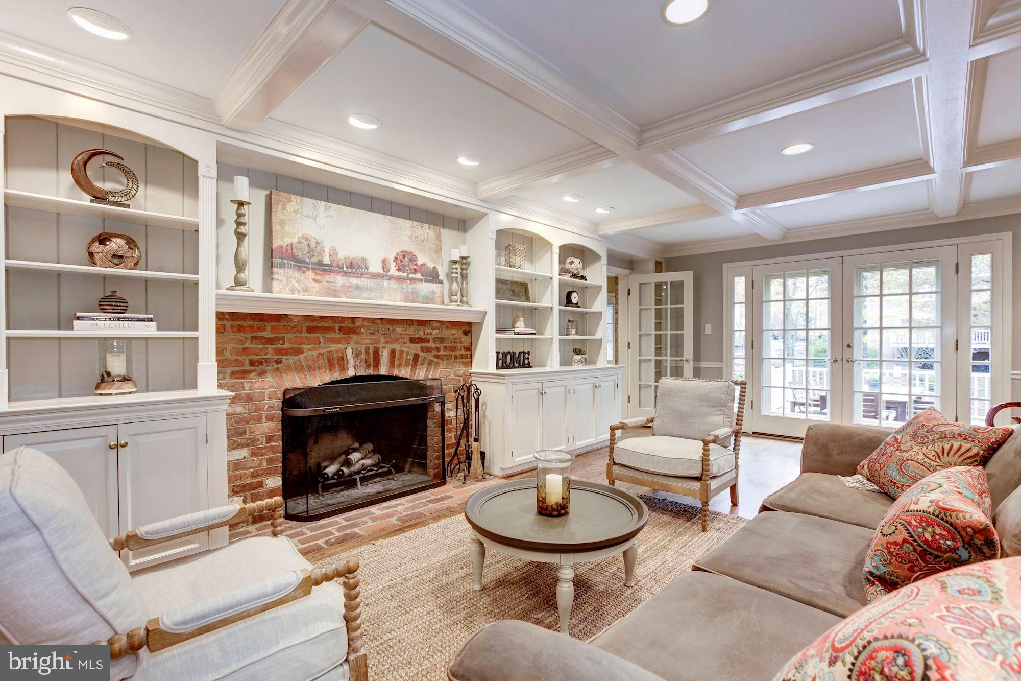 RIVER FALLS - Residential