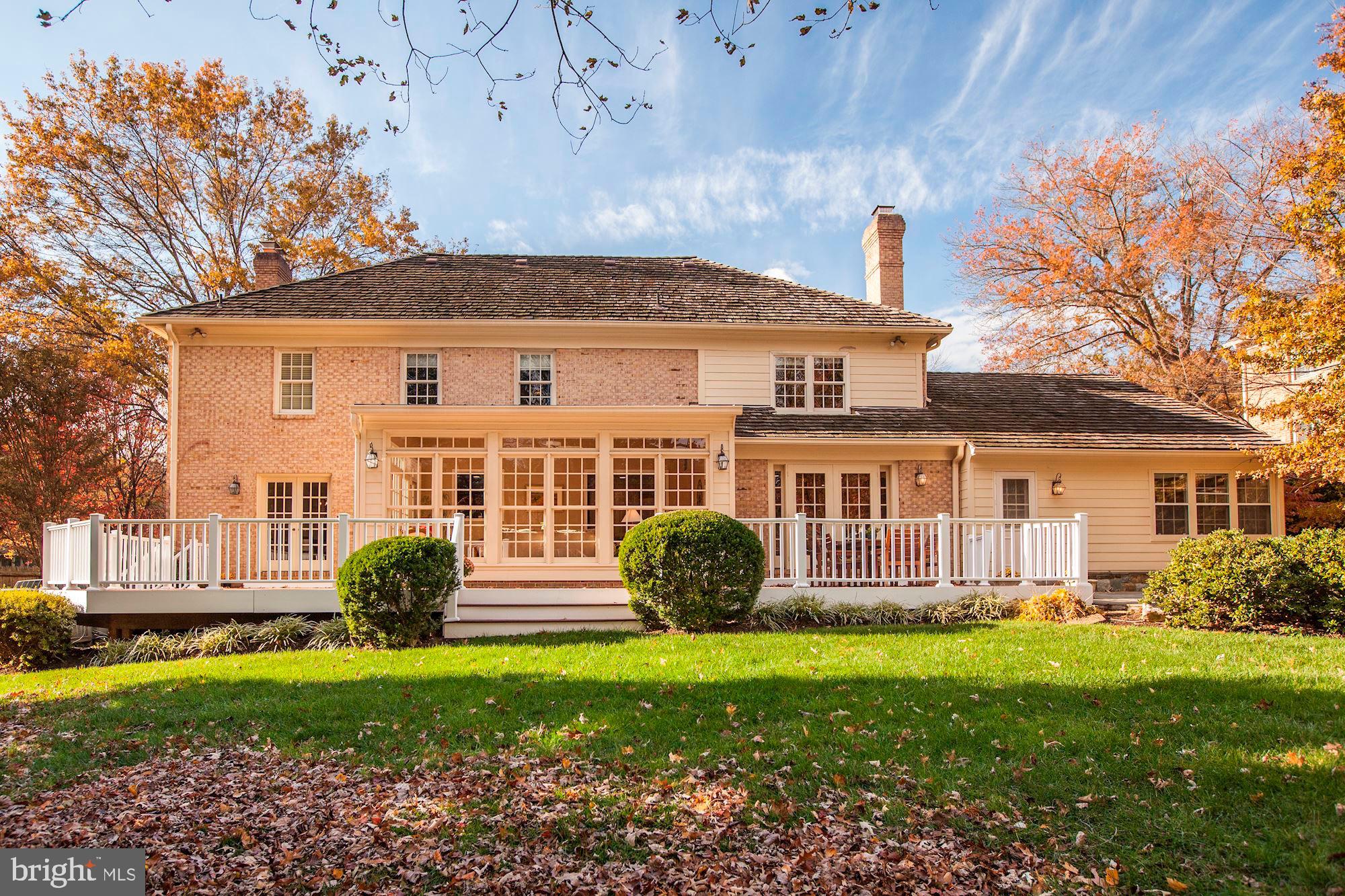 RIVER FALLS - Residential