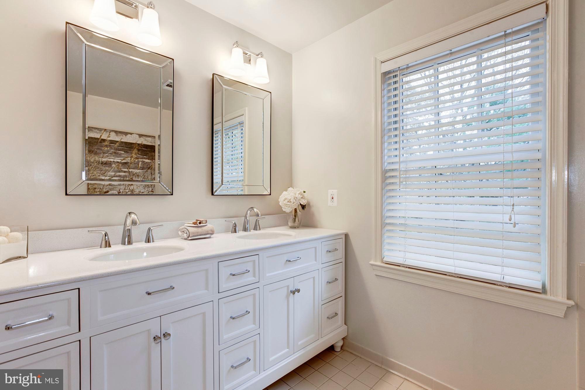 RIVER FALLS - Residential