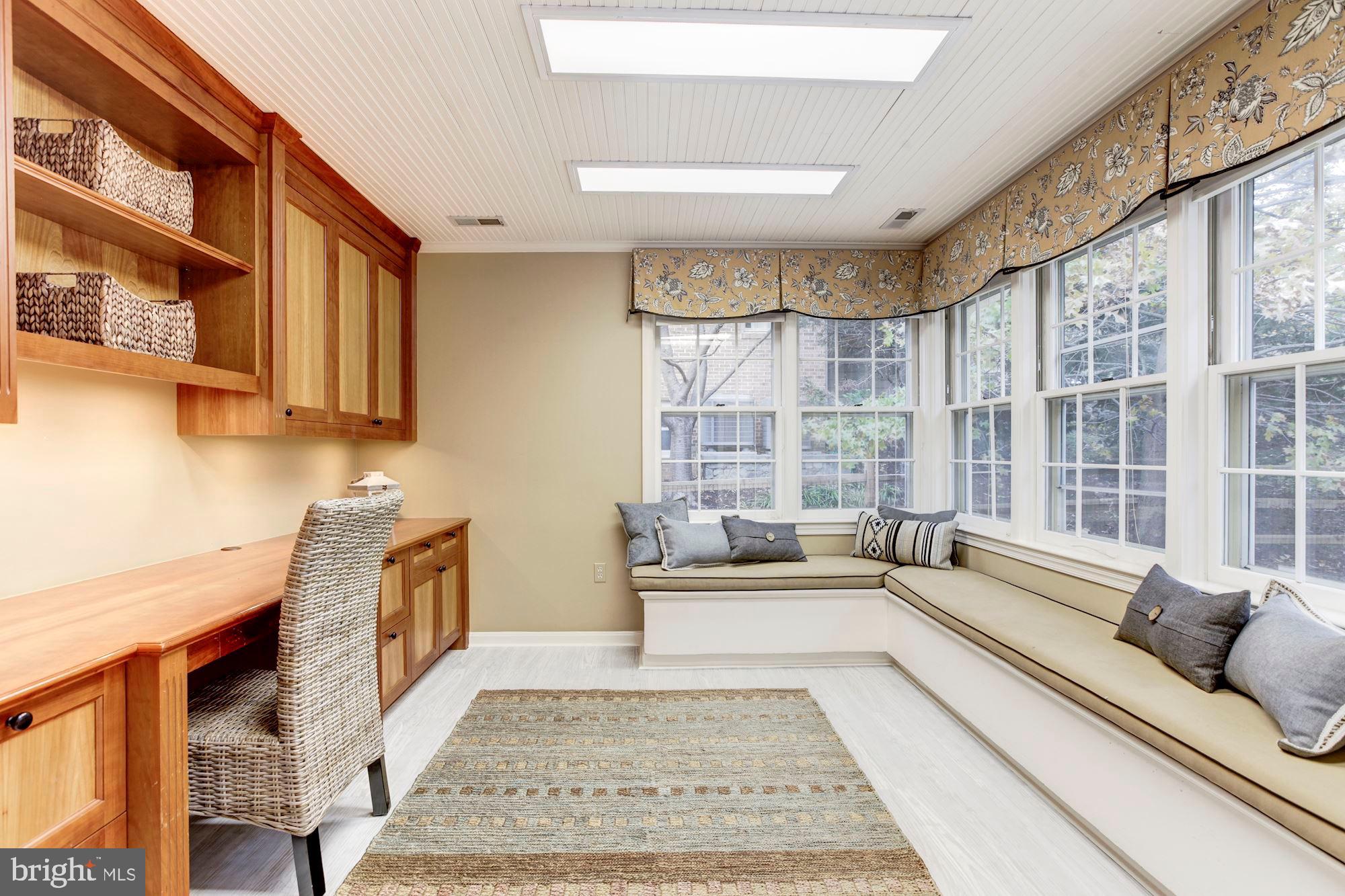 RIVER FALLS - Residential